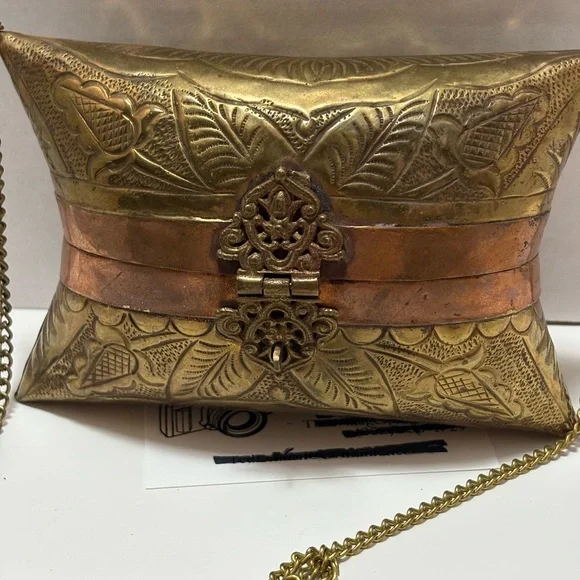 1930’s Hammered Brass Pillow Purse vintage - Picture 1 of 15
